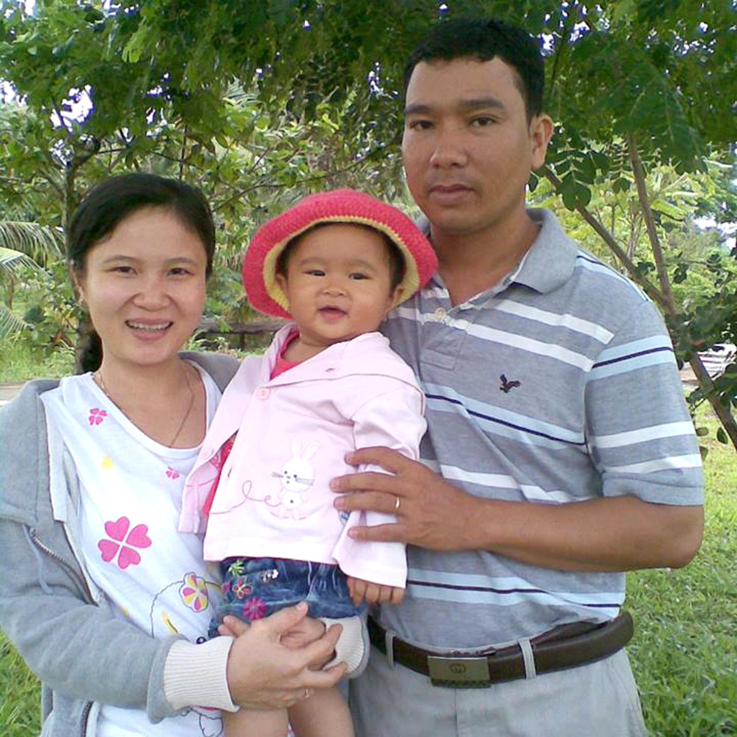 Người lính giúp “nửa của mình” xây tổ ấm